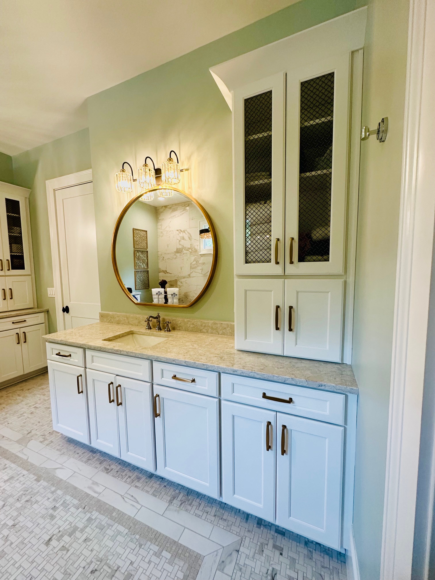 Crowded Bathroom? Clutter-Cleanse!