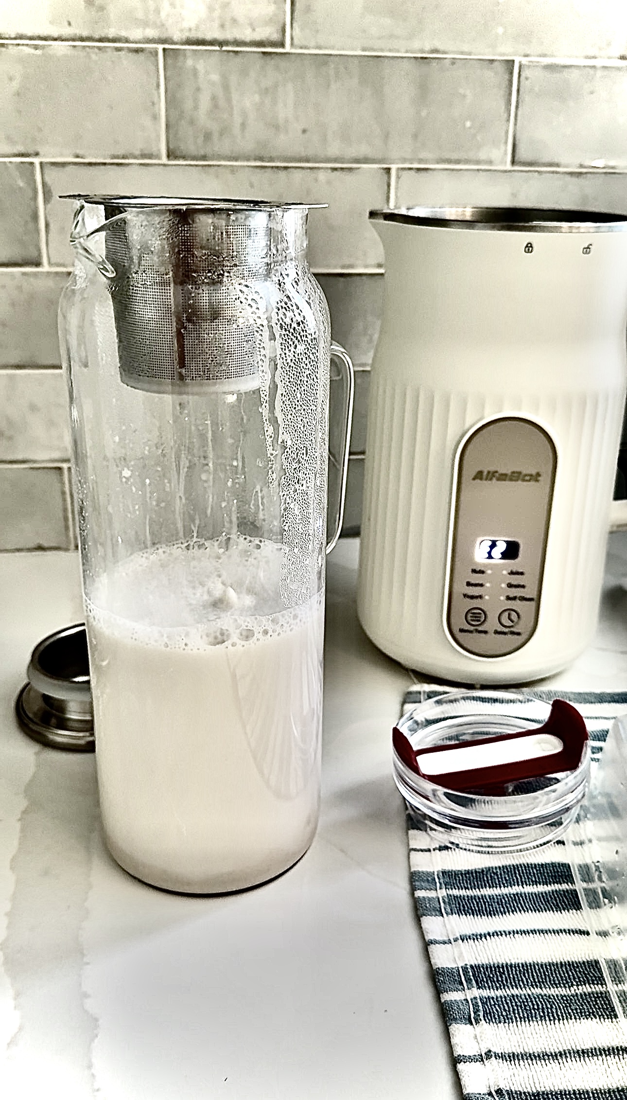Why I Stopped Buying Store-Bought Almond Milk (And Started Making My Own)